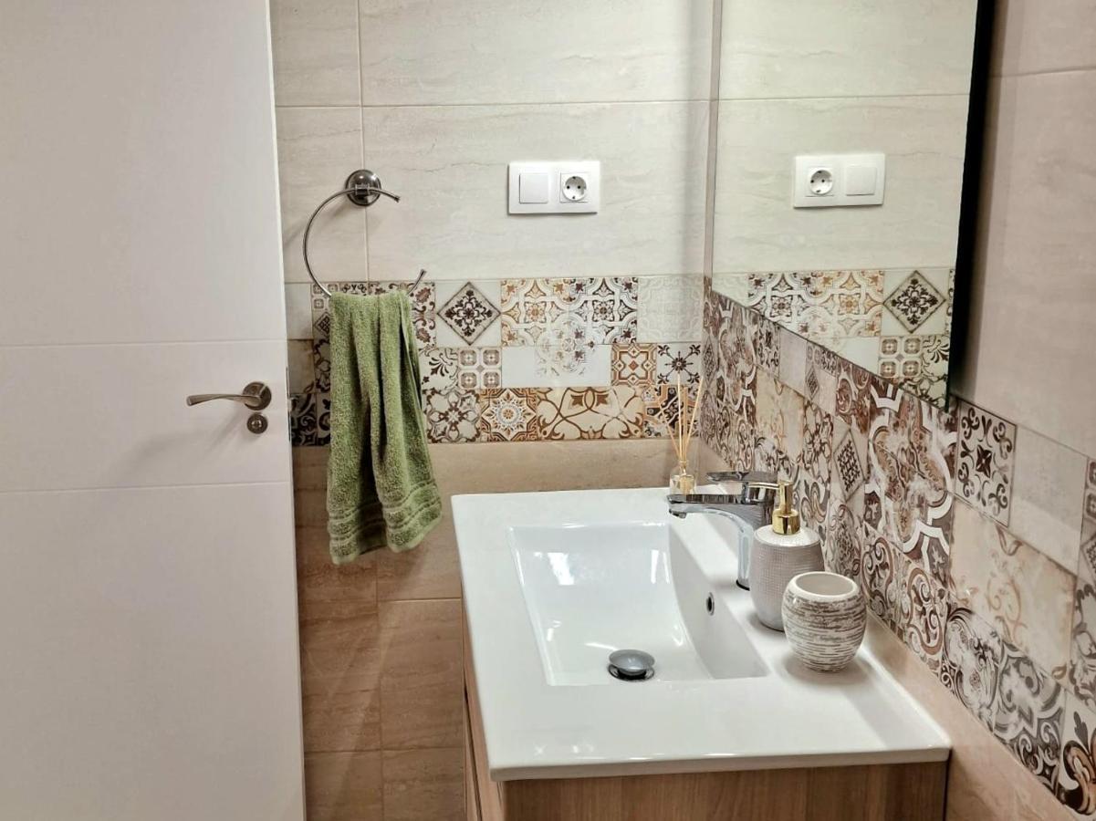 Cozy Apartment With Sea View Torrevieja Ngoại thất bức ảnh